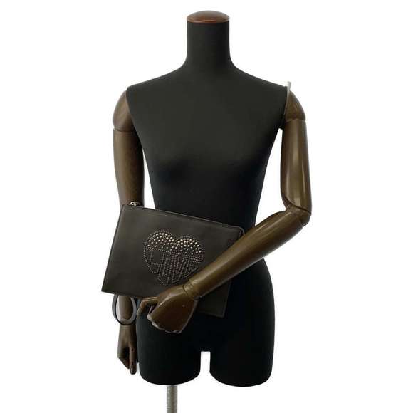 🔥 New with box! Valentino Garavani Heart Studded Clutch - Picture 5 of 12